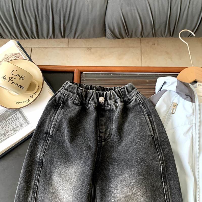 Gerade geschnittene, vielseitige lange Hose für kleine und mittelgroße Jungen